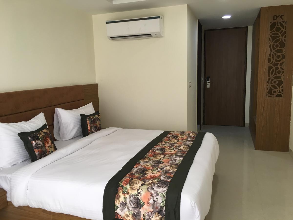 ניו דלהי Hotel Airport D'Capitol מראה חיצוני תמונה