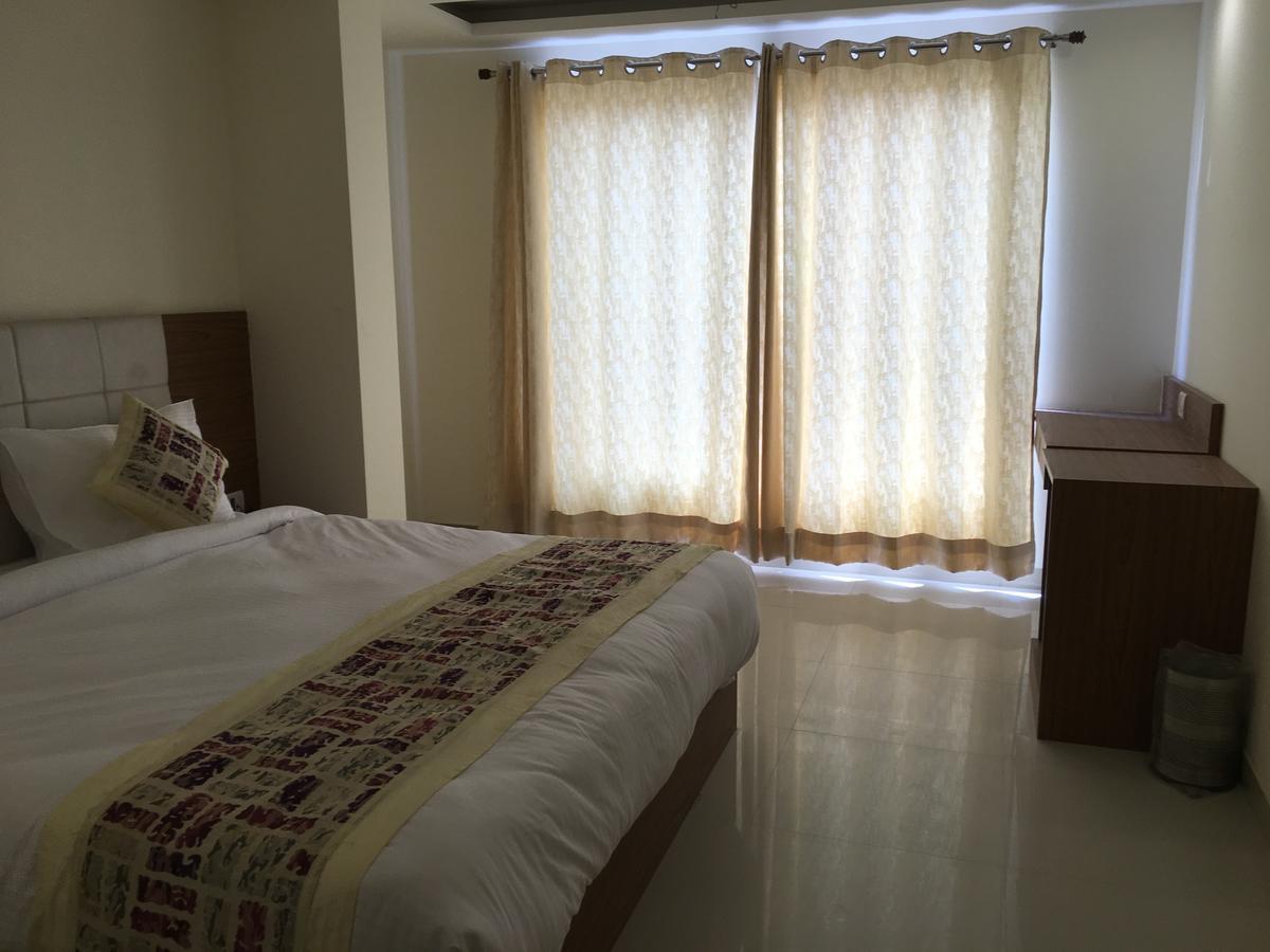 ניו דלהי Hotel Airport D'Capitol מראה חיצוני תמונה