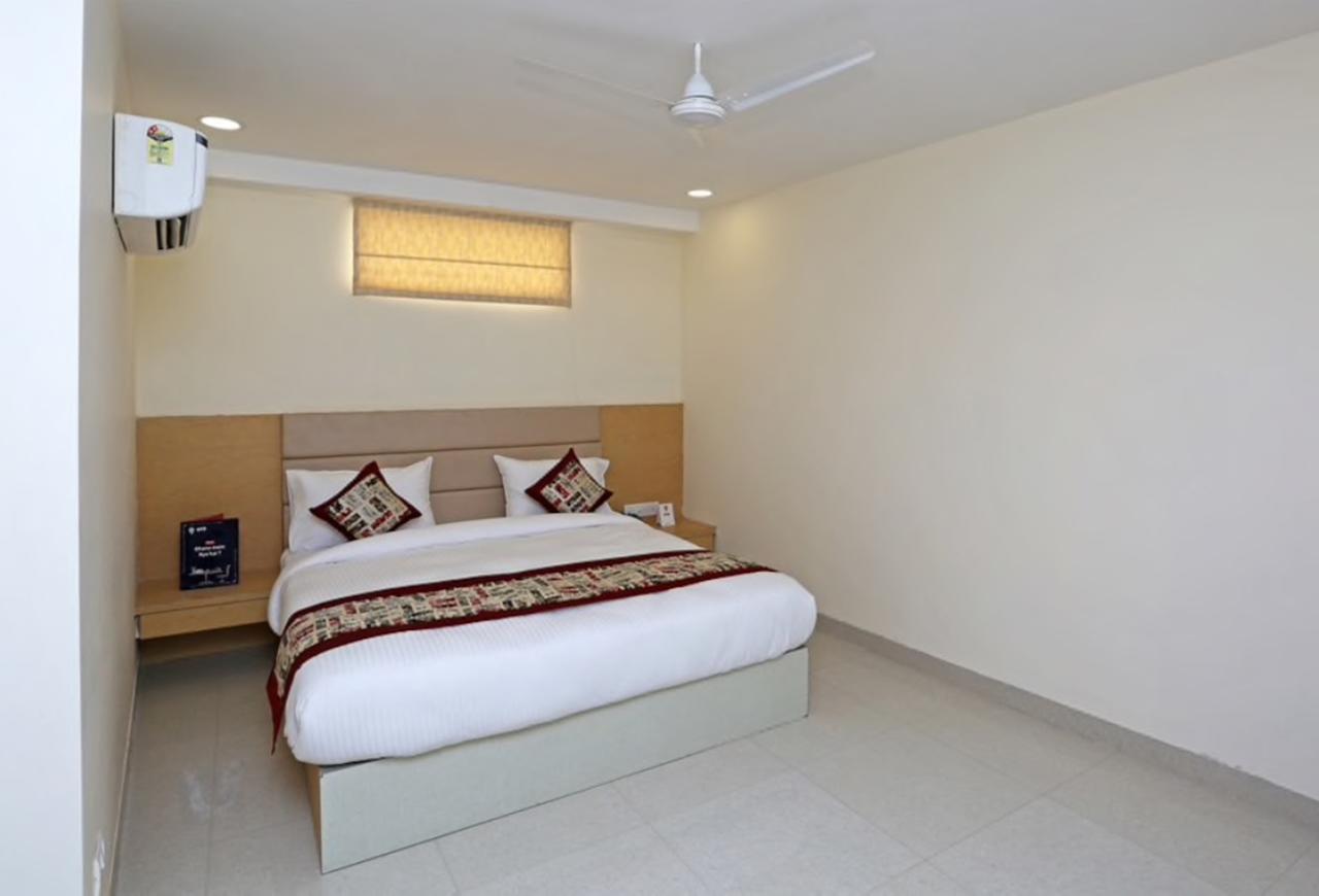 ניו דלהי Hotel Airport D'Capitol מראה חיצוני תמונה