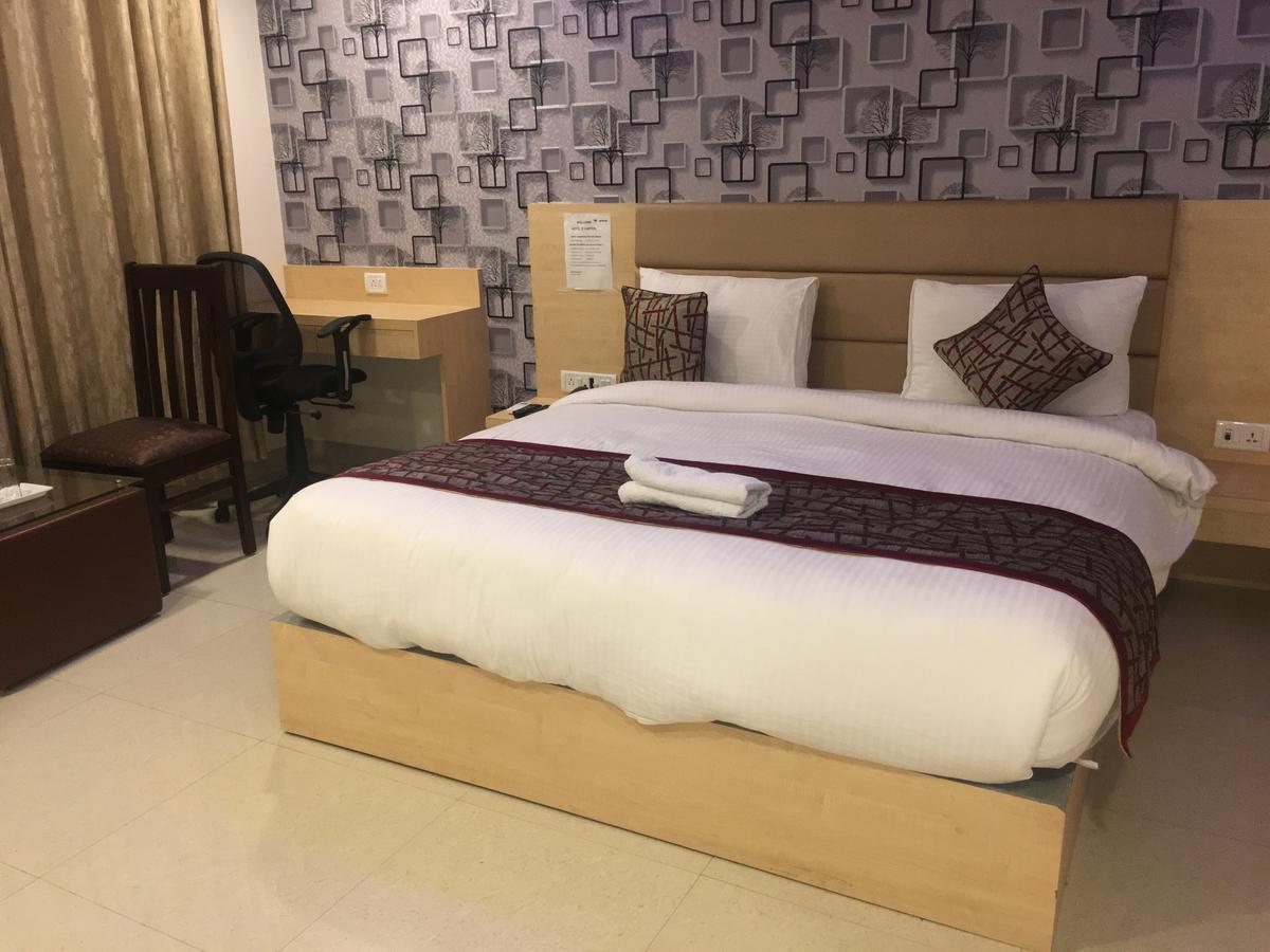 ניו דלהי Hotel Airport D'Capitol מראה חיצוני תמונה