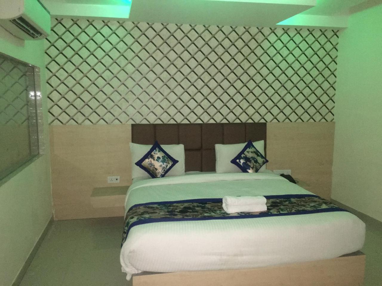 ניו דלהי Hotel Airport D'Capitol מראה חיצוני תמונה