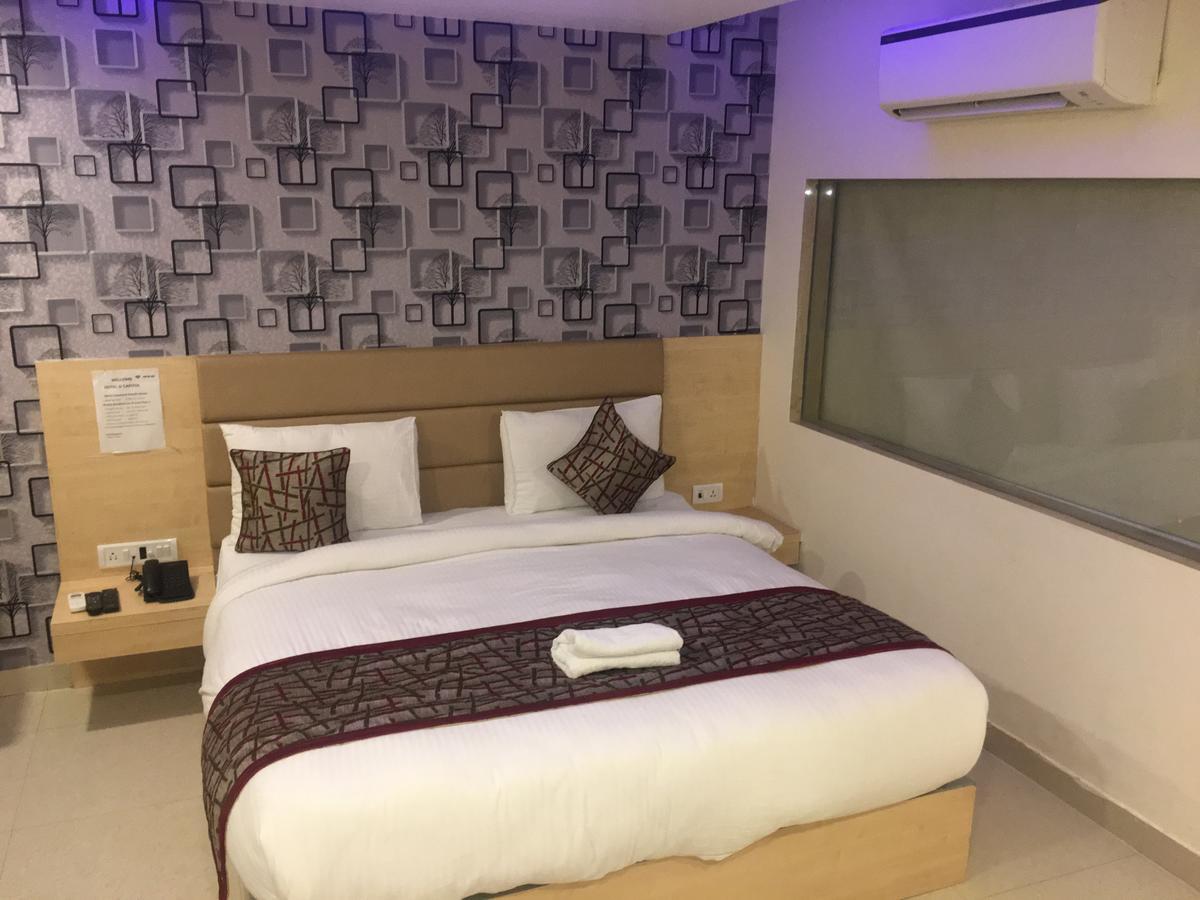 ניו דלהי Hotel Airport D'Capitol מראה חיצוני תמונה