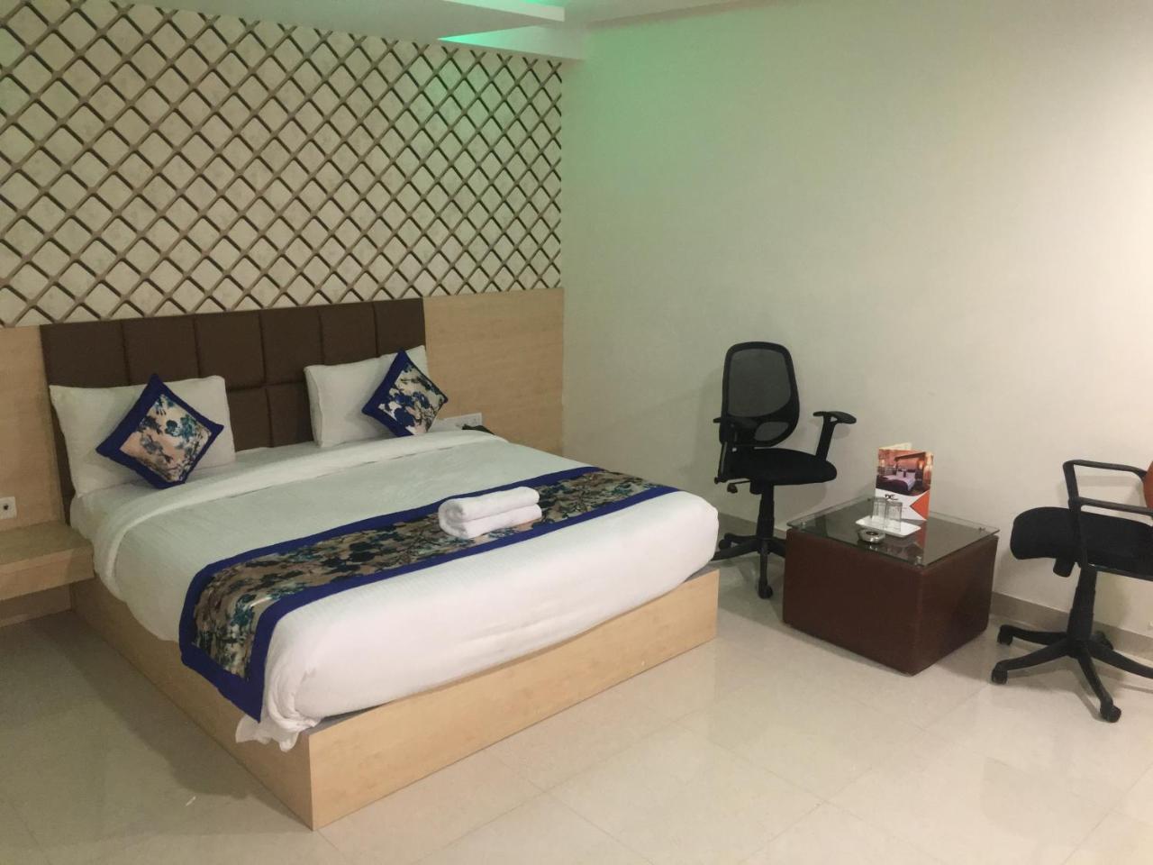 ניו דלהי Hotel Airport D'Capitol מראה חיצוני תמונה