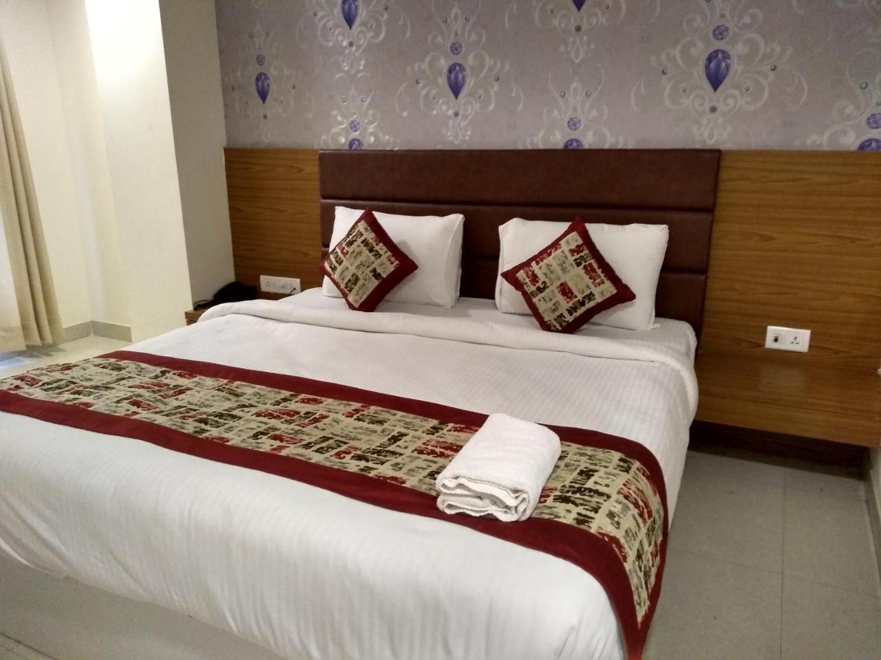 ניו דלהי Hotel Airport D'Capitol מראה חיצוני תמונה
