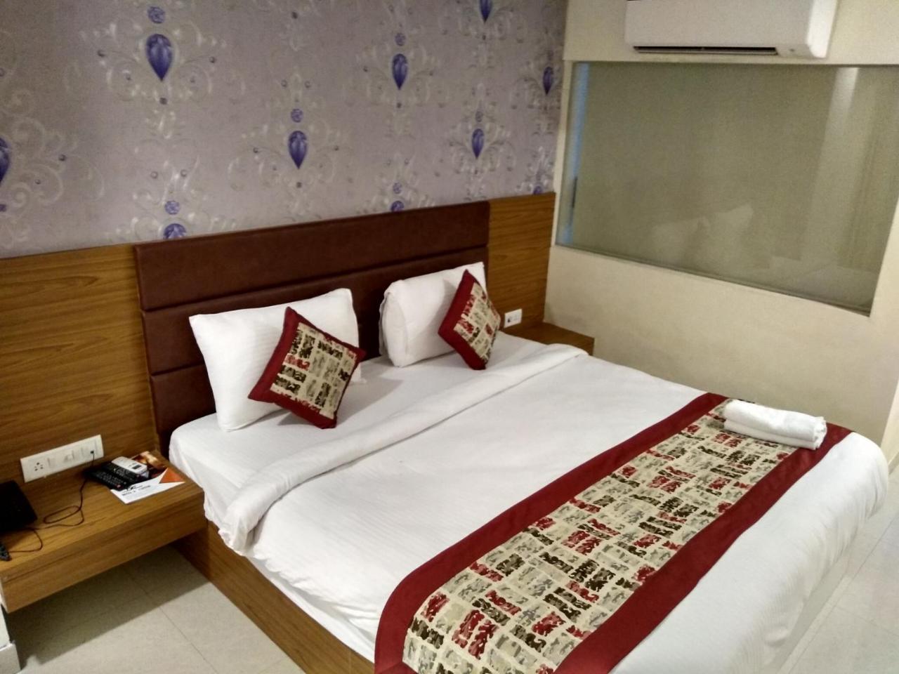 ניו דלהי Hotel Airport D'Capitol מראה חיצוני תמונה